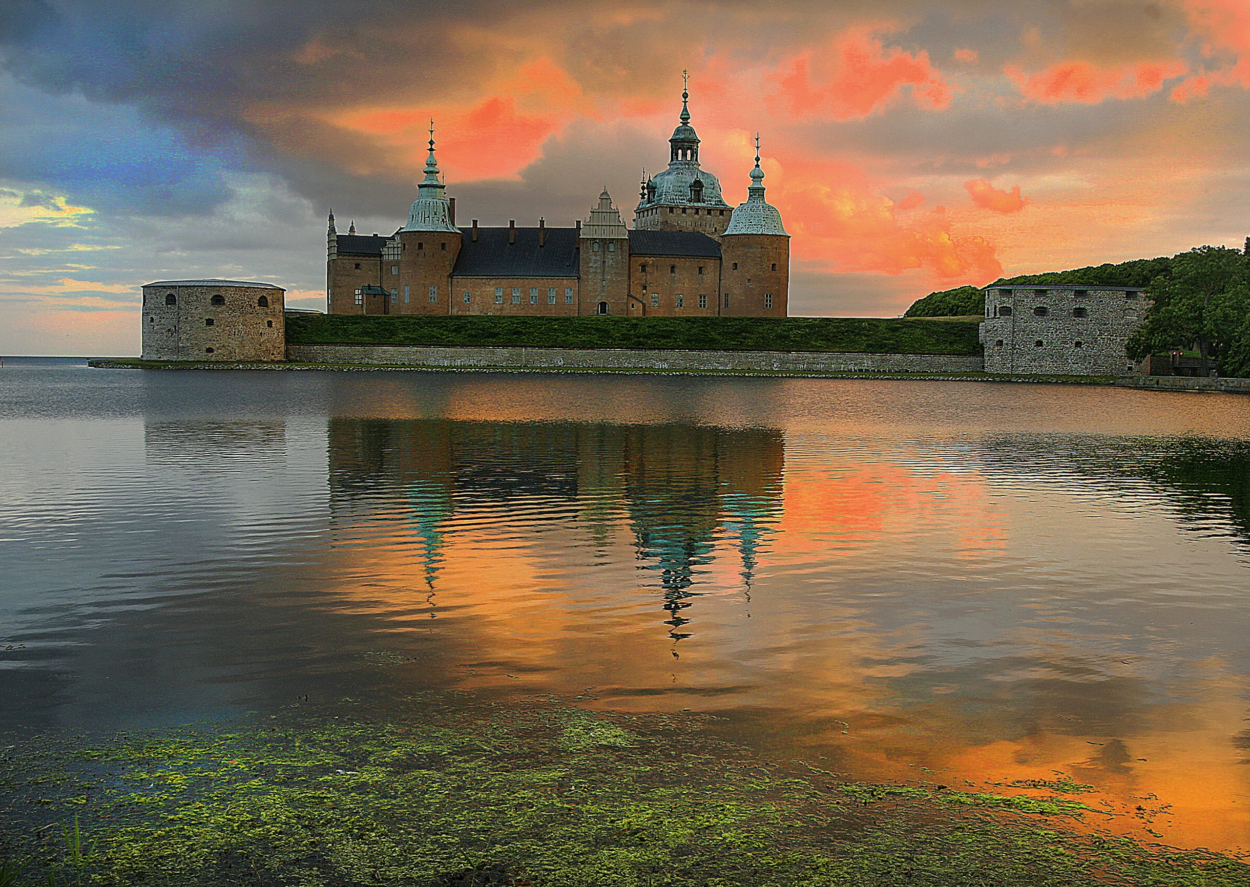 Kalmar Castle at dusk.
